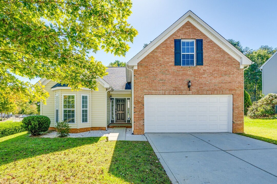 2527 Ivy Creek Frd in York, SC - Building Photo