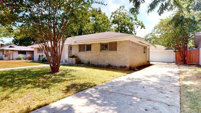 5455 Birdwood Rd in Houston, TX - Building Photo - Building Photo