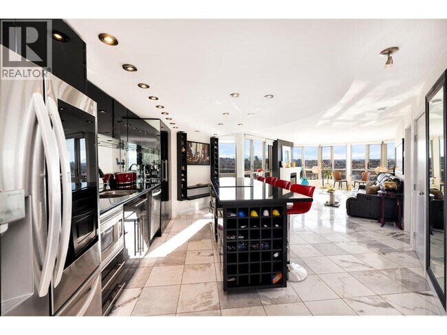 1625 Hornby St in Vancouver, BC - Building Photo - Building Photo