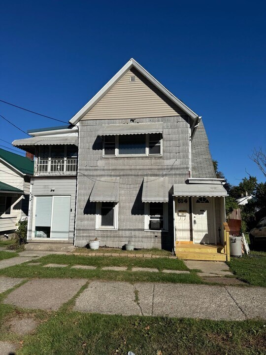 614 E 22nd St in Erie, PA - Building Photo