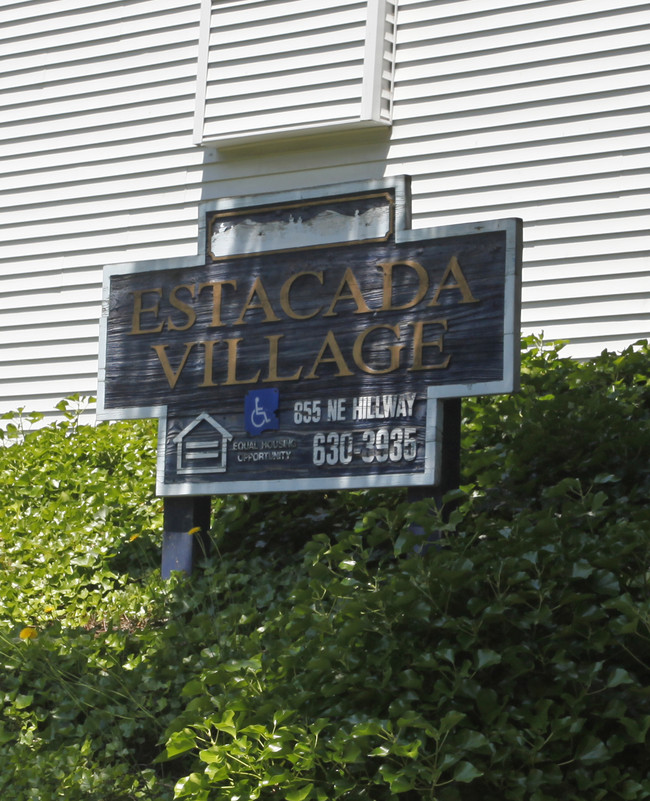 Estacada Village in Estacada, OR - Foto de edificio - Building Photo