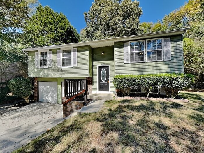 2875 Woodburn Ct in College Park, GA - Building Photo