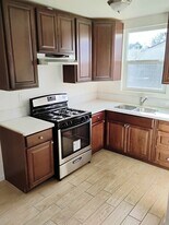 18924-18934 Gault St in Los Angeles, CA - Building Photo