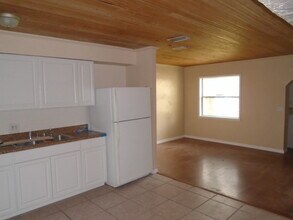 4940 9th St in Zephyrhills, FL - Building Photo - Building Photo