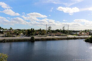 1325 W 68th St in Hialeah, FL - Building Photo
