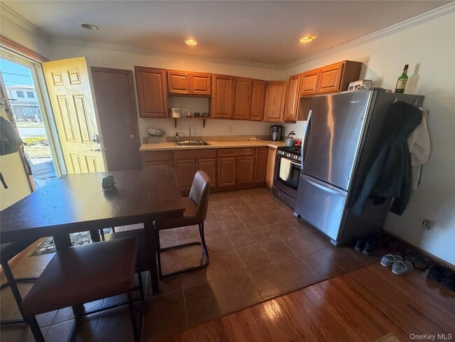 33 Buchanan Ave in Amityville, NY - Building Photo - Building Photo