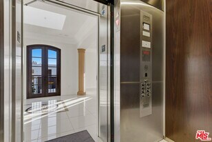 462 S Maple Dr in Beverly Hills, CA - Building Photo