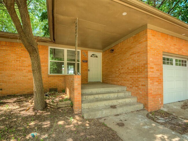 1512 Bedford Ln in Norman, OK - Building Photo - Building Photo