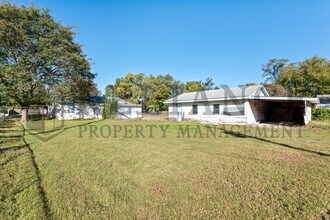 918 N Clara St in Wichita, KS - Building Photo - Building Photo