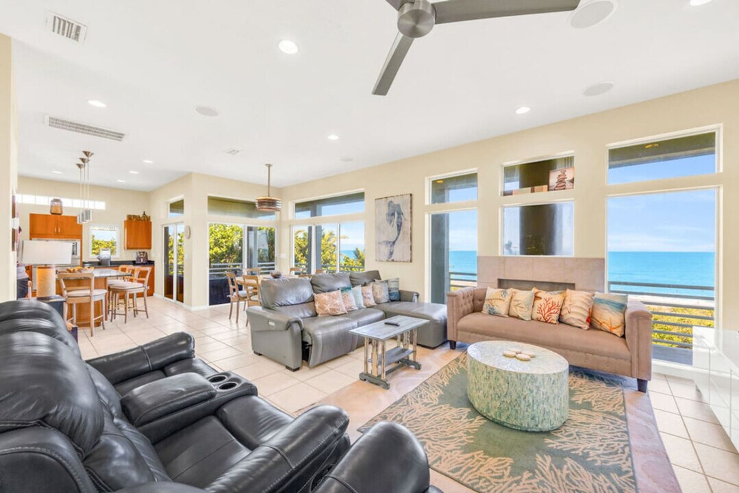 2775 Jimmy Buffett Mem Hwy in Melbourne Beach, FL - Building Photo