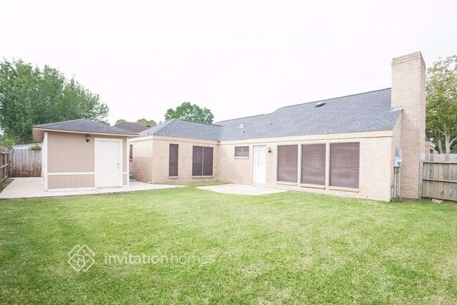 207 Queens Ct in Stafford, TX - Building Photo - Building Photo