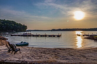 203 Sunset Point Dr, Unit 231 in Dadeville, AL - Building Photo - Building Photo