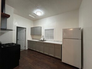 1544 Montgomery St in Oroville, CA - Building Photo - Building Photo