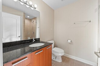 6706 N Oliphant Ave in Chicago, IL - Building Photo - Building Photo