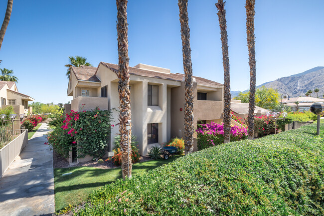 Plaza Villas in Palm Springs, CA - Foto de edificio - Building Photo