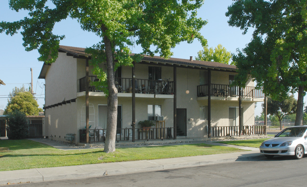 1701 Ross Ctr. in San Jose, CA - Foto de edificio