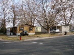 1215 SW 11th St in Hermiston, OR - Foto de edificio - Building Photo