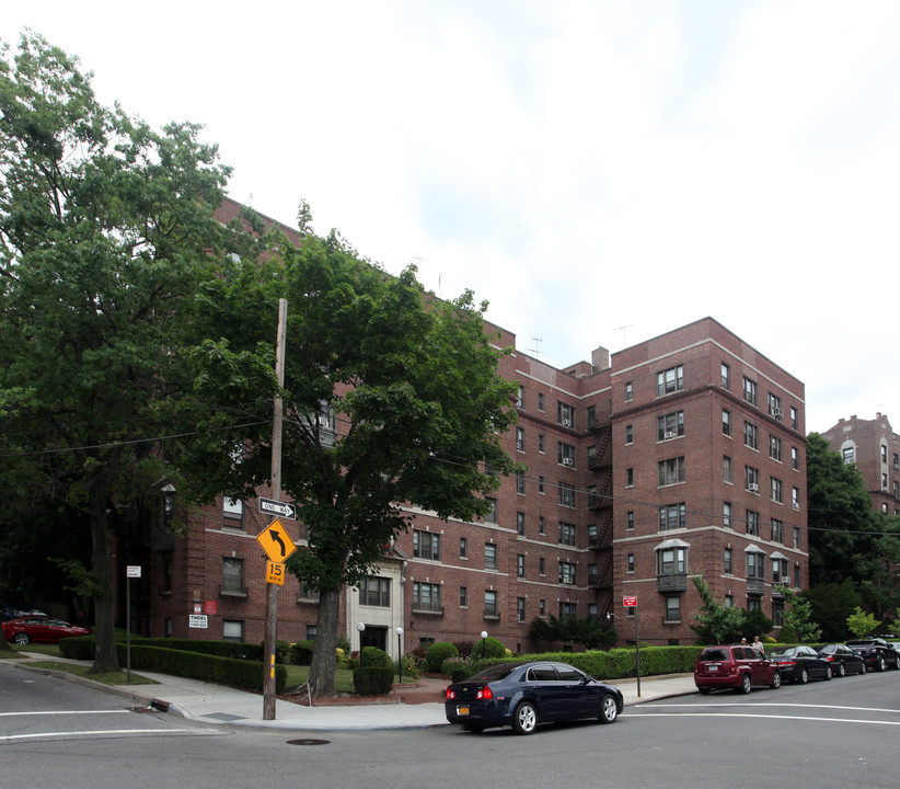 Wexford Arms in Jamaica, NY - Building Photo