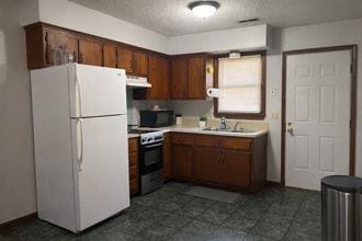 1341 New York St in Lawrence, KS - Building Photo - Building Photo