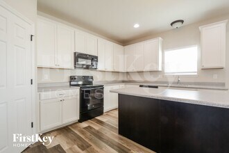 3248 Charlestowne Crossing Dr in St. Charles, MO - Foto de edificio - Building Photo