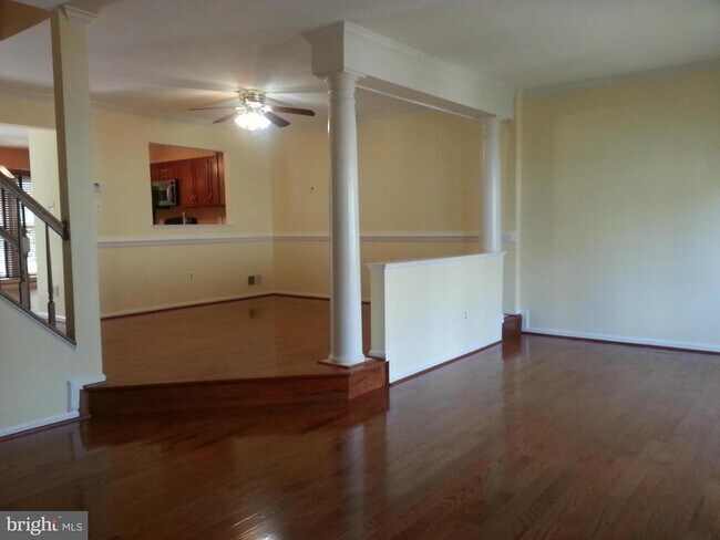 12002 Lisa Marie Ct in Fairfax, VA - Building Photo - Building Photo