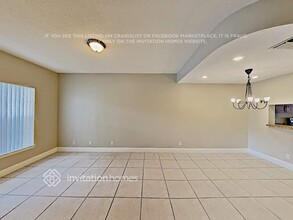 9951 NW 56th Pl in Coral Springs, FL - Foto de edificio - Building Photo