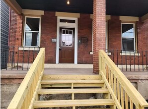 1238 Superior Ave in Pittsburgh, PA - Foto de edificio - Building Photo