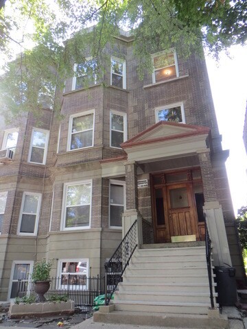 1533 W Highland Ave in Chicago, IL - Building Photo