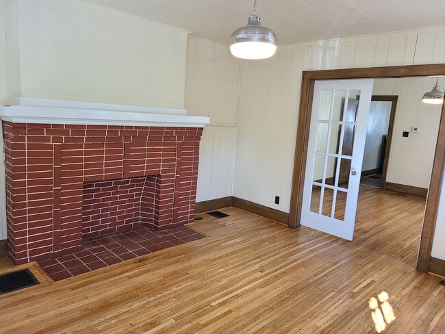 214 E Kelso Rd in Columbus, OH - Foto de edificio - Building Photo