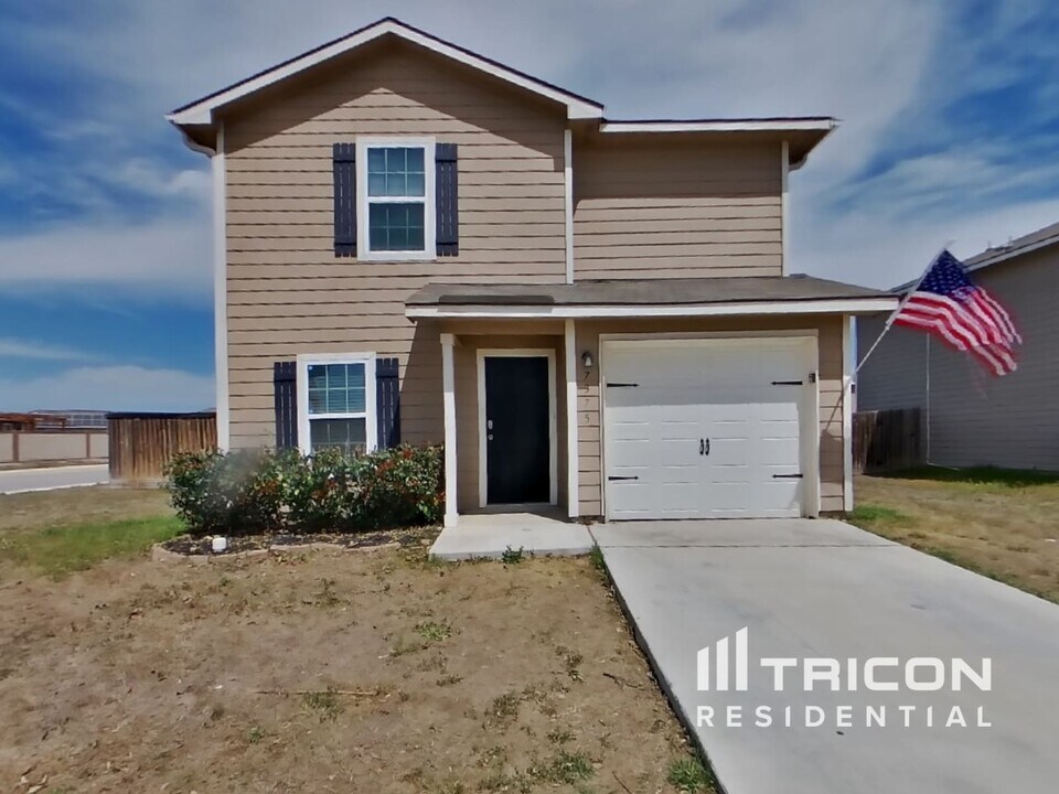 7375 Turnbow in San Antonio, TX - Building Photo