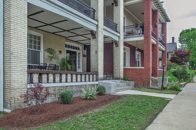 439 Franklin Ave, Unit 2