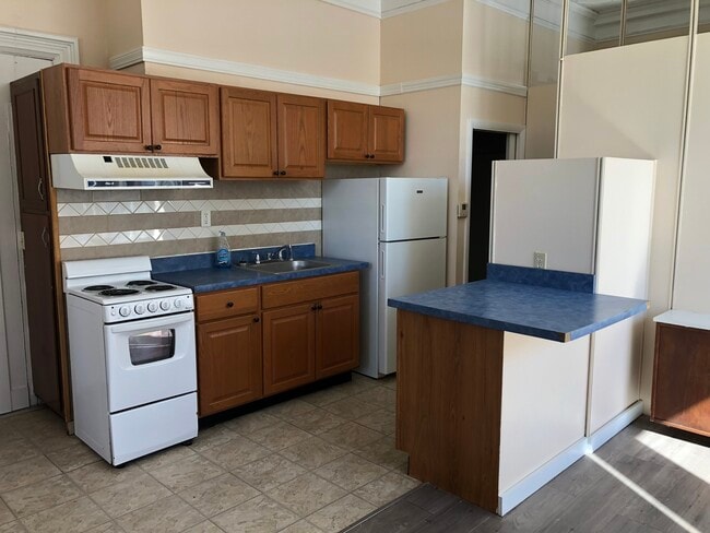 68 Pine St, Unit 1