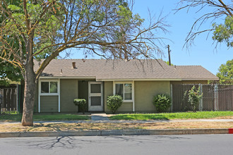 Merced Golden Apartments in Merced, CA - Building Photo - Building Photo