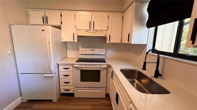 1716 Foxhall Cir in Kissimmee, FL - Building Photo - Building Photo