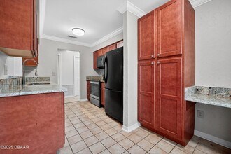 115 Bob White Ct, Unit 115B in Daytona Beach, FL - Building Photo - Building Photo