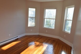 77 Holworthy St, Unit 3 in Boston, MA - Building Photo - Building Photo