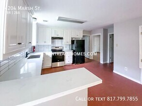 4204 Marsh St in Bryan, TX - Building Photo - Building Photo