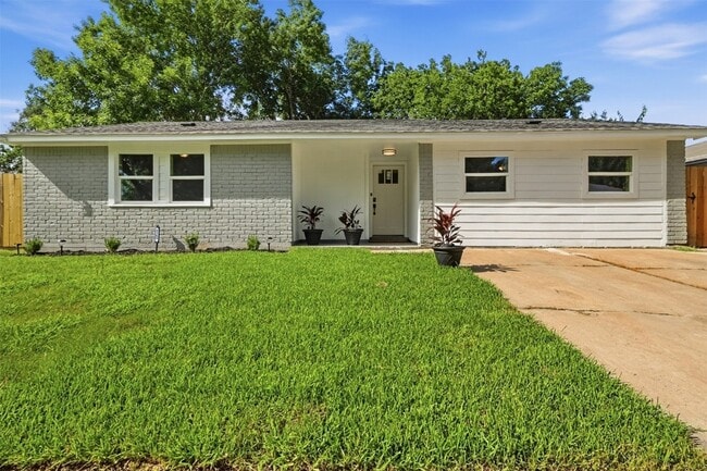 property at 4767 Beechaven St