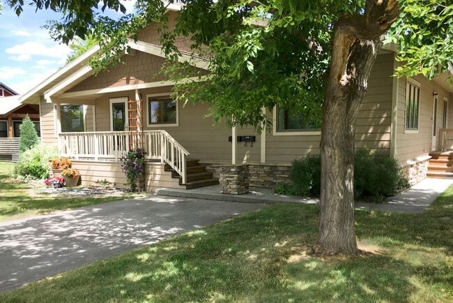 property at 516 N Willson Ave