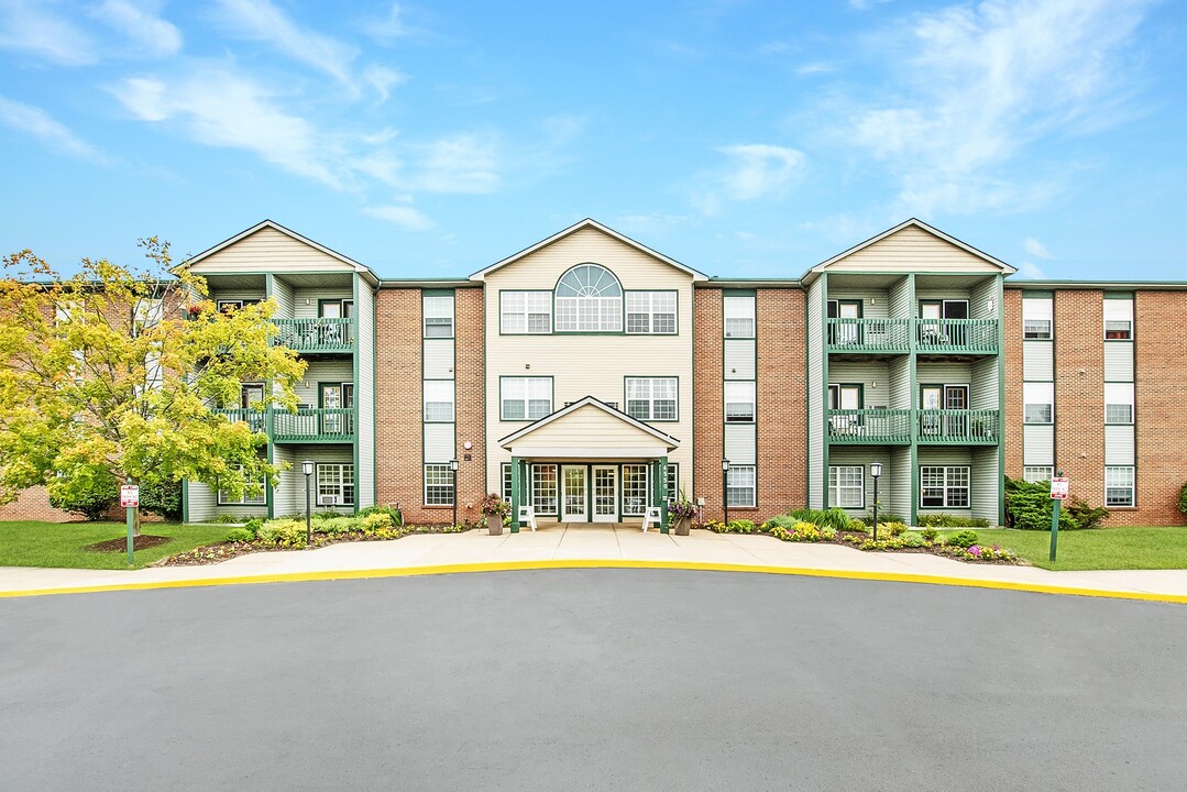 Wellington Woods Senior Apartment Community in Kentwood, MI - Building Photo