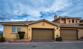 31 Via Mantova in Henderson, NV - Building Photo