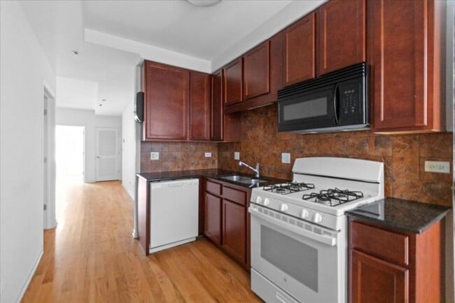 property at 3706 N Kenmore Ave