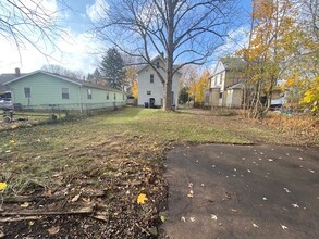 1351 Marcy St in Akron, OH - Foto de edificio - Building Photo