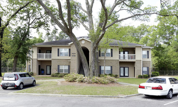 Arbours at Ensley in Pensacola, FL - Foto de edificio - Building Photo