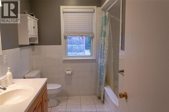 3033 Church St in Windsor, ON - Building Photo - Building Photo