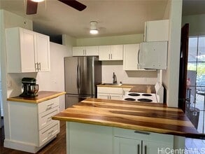 300 Karsten Dr in Wahiawa, HI - Building Photo - Building Photo