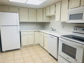 14390 E Marina Dr in Aurora, CO - Building Photo - Building Photo