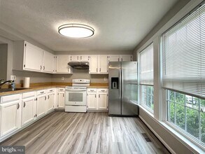7562 Mandan Rd in Greenbelt, MD - Building Photo - Building Photo