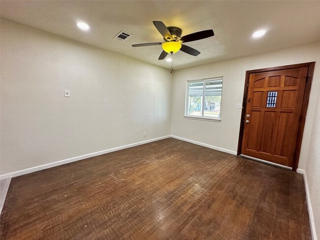 9434 Fairland Dr in Houston, TX - Building Photo - Building Photo