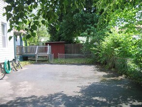 106 Lawrence St in Saratoga Springs, NY - Building Photo - Building Photo